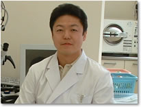 院長 医学博士 寺下 健洋